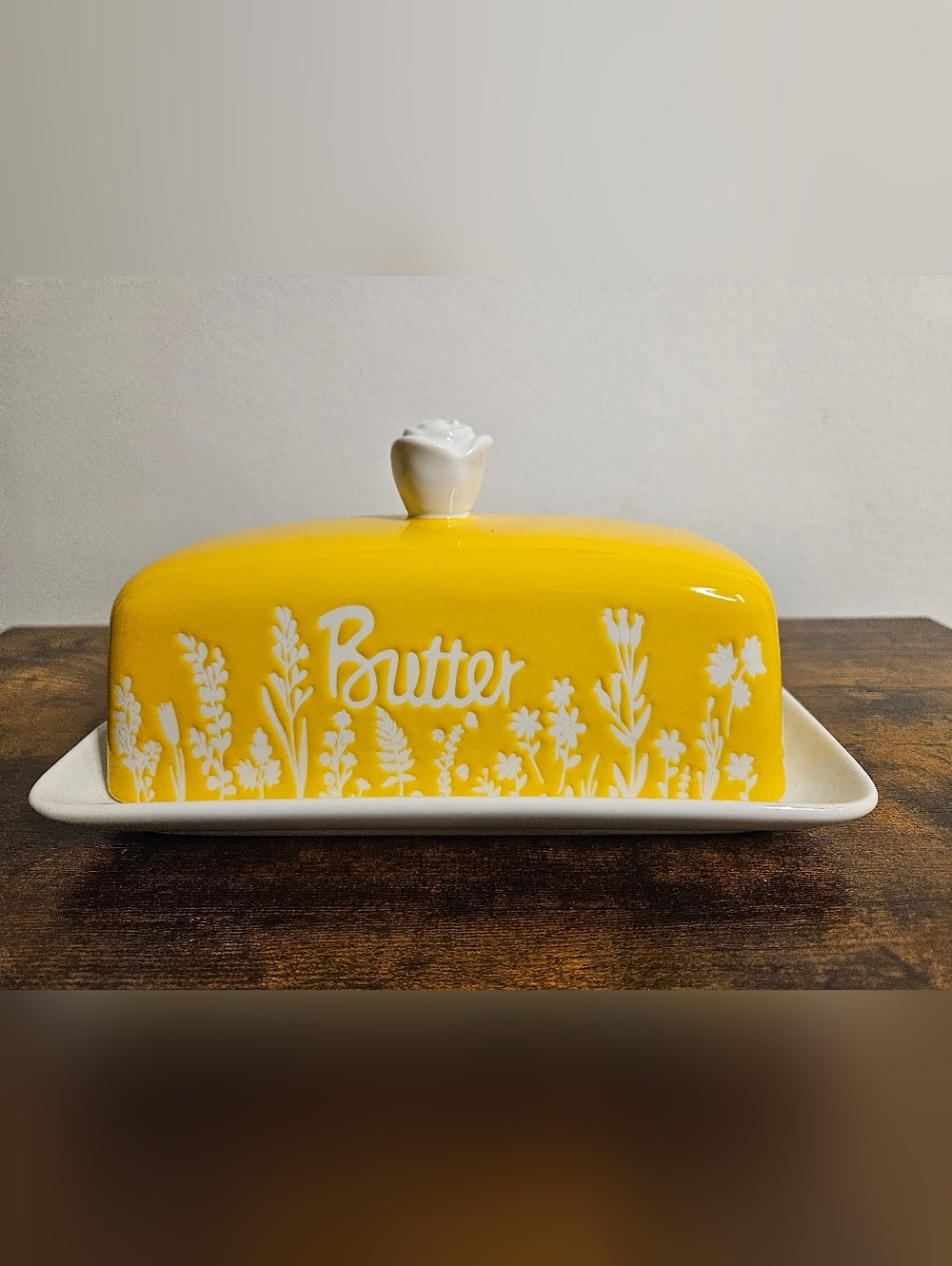 Yellow 'Butter' Ceramic Butter Dish with Floral Detail With Butter Knife NIB - Picture 3 of 5